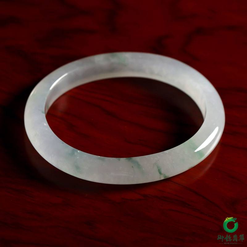 缅甸翡翠A货冰种飘绿手镯 内径55mm 35.4克